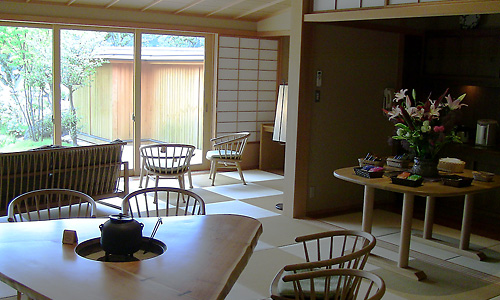 滝亭離れ　ラウンジ